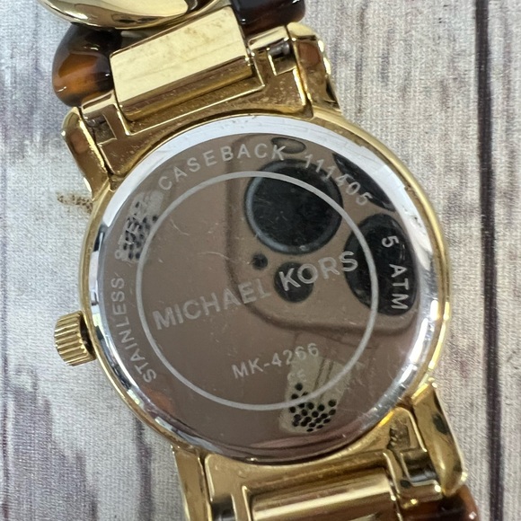 Michael Kors Runway Twist Gold Tone Acrylic Tortoise Chain Watch MK4266 WORKING - Picture 4 of 10